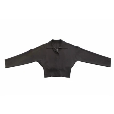 Ayollar uchun engil qora blazer
